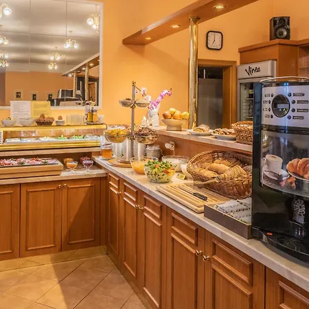 Mariánské Lázně Hotel Flora מראה חיצוני תמונה